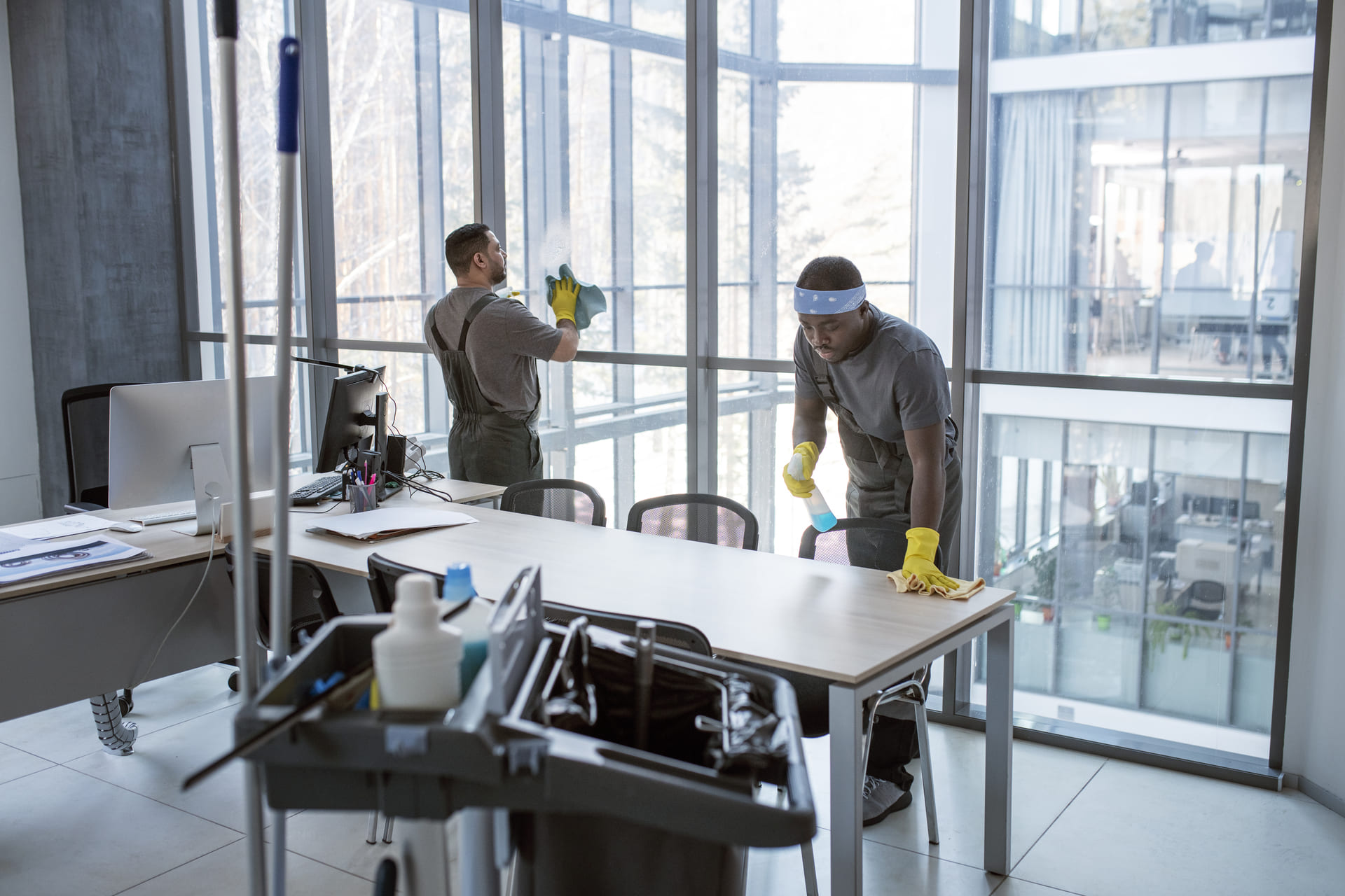 Servicios de Limpieza de Oficinas en Barcelona – Disponible de Lunes a Viernes